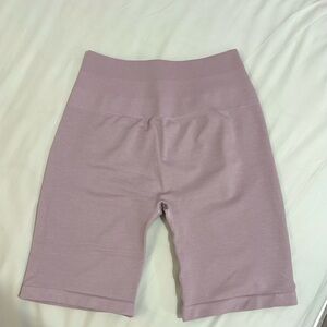 Alphalete Amplify Biker Short (Viola)